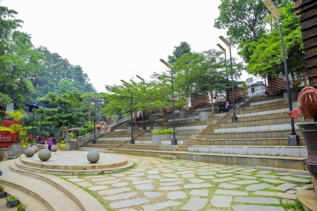 트라벨로 호텔 반둥 외부 사진